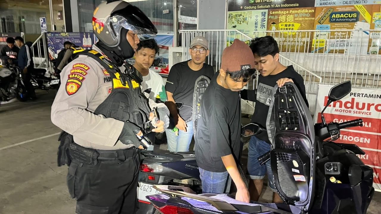 Tim Patroli Perintis Polda Kepri menyisir kawasan Batam untuk mencegah aksi balap liar.