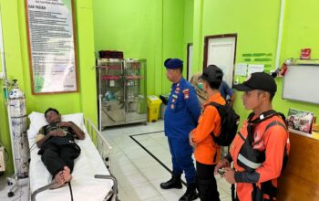 Kondisi Bachtiar nelayan Anambas yang selamat usai bertahan hidup 5 hari terombang-ambing di laut saat dievakuasi tim SAR Natuna.