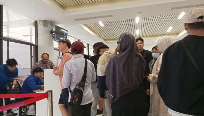 Protes Keras di Hang Nadim! Penumpang NAM Air Natuna Tuntut Hak Makan Malam dan Snack