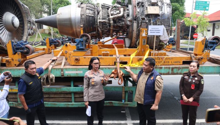 Polda Kepri Gagalkan Penyelundupan 3 Mesin Pesawat Bekas dari Singapura senilai Rp30 Miliar