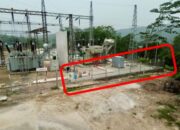 Serandang bagian depan Trafo 3. Pembangunan pagar baru di instalasi Trafo 3 tanpa kabel pengaman yang dialiri listrik untuk menghalau hewan liar.