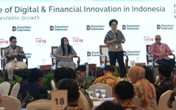 Direktur Enterprise & Business Service Telkom Veranita Yosephine saat menyampaikan paparan dalam sesi panel “The Future of AI in Indonesia” pada rangkaian Road to Danantara Technology Innovation Investment Forum (DTIIF) 2026 di Auditorium Wisma Danantara Indonesia, Jakarta, Kamis (8/10).