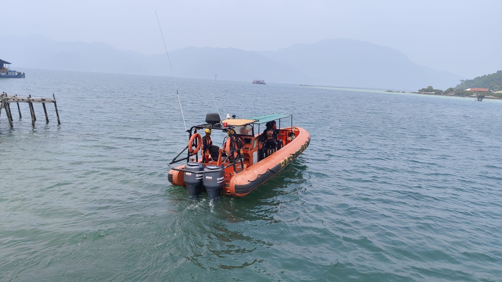Tim SAR Gabungan menggunakan RIB 02 Natuna untuk pencarian nelayan hilang di perairan Anambas.
