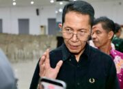 Wali Kota Batam, Amsakar Achmad, memberi keterangan kepada wartawan usai silaturahmi RT, RW, dan LPM se-Kecamatan Batu Aji di Aula UNRIKA Batam, Jumat (2/10/2026).